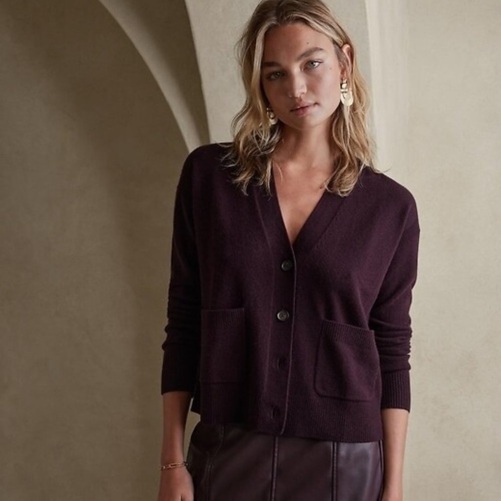 BANANA REPUBLIC - Soft Luxe Cashmere Cardigan - Medium - Midnight Lily (Red)